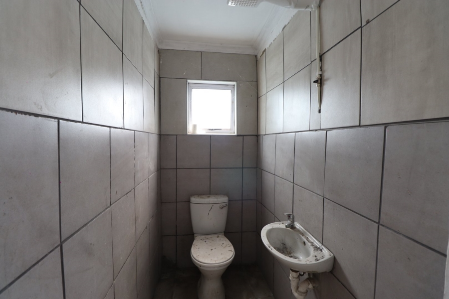 Commercial Property for Sale in Chelsea Eastern Cape